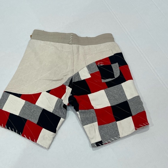 One432 shorts colors Beige, Black, Red, Grey, and White. Size 32 - Picture 5 of 8